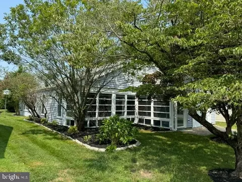 28 Pulham Ln, Southampton, NJ 08088