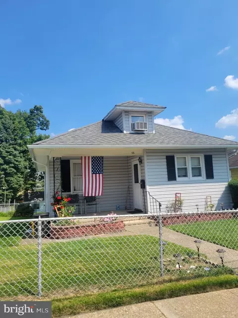 135 S Pine Ave, Maple Shade, NJ 08052