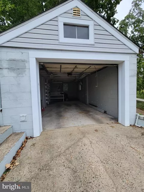 135 S Pine Ave, Maple Shade, NJ 08052 photo 11