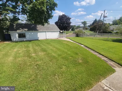 135 S Pine Ave, Maple Shade, NJ 08052 photo 6