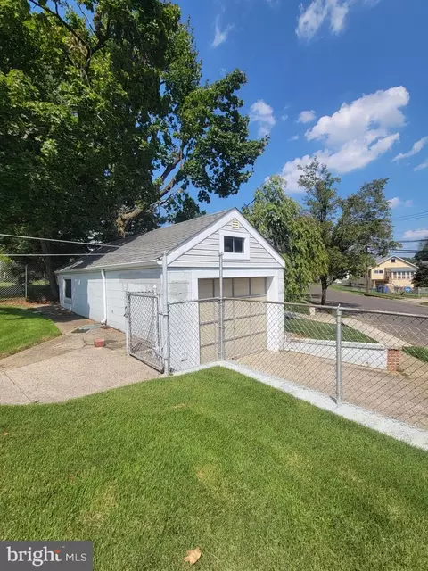135 S Pine Ave, Maple Shade, NJ 08052 photo 9