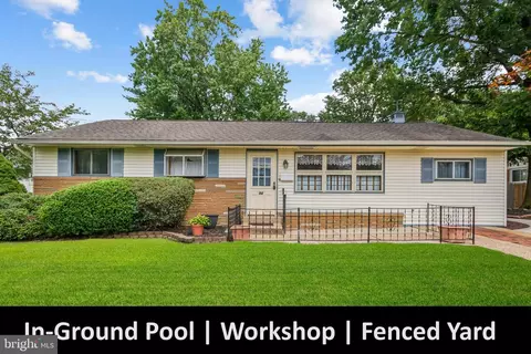 96 N Garden Blvd, Edgewater Park, NJ 08010