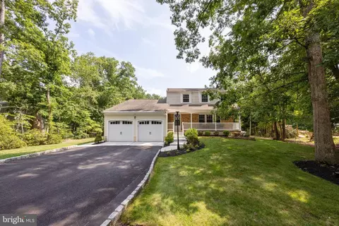 1033 Shawnee Ln, Shamong, NJ 08088