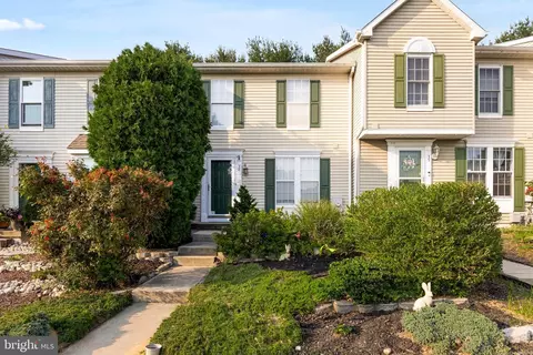 38 Parliament Dr, Mount Holly, NJ 08060