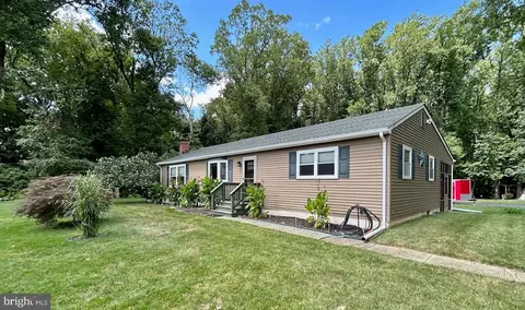 909 Old York Rd, Burlington, NJ 08016