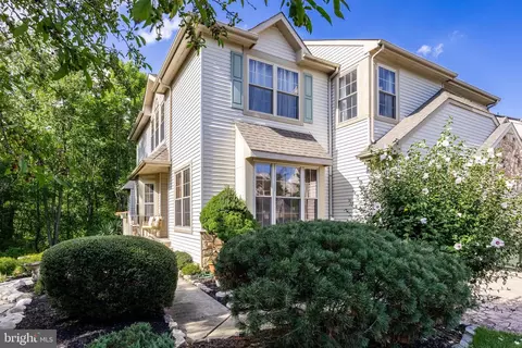 1 Shelburne St, Burlington, NJ 08016
