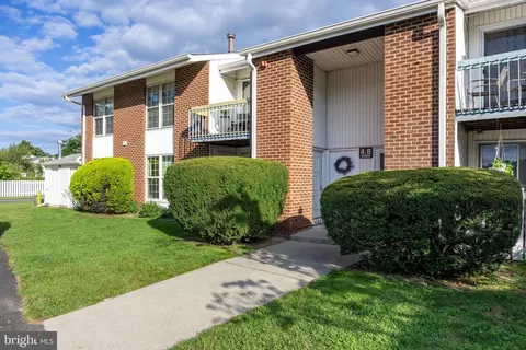 275 Green St #4B6, Edgewater Park, NJ 08010