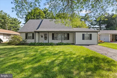 84 Gaffney Ln, Willingboro, NJ 08046