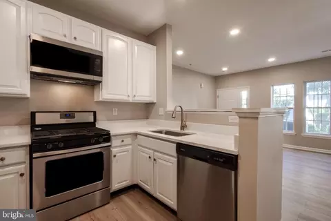 Kitchen - 5 Turtle Ct, Delanco, NJ 08075 photo 1 of 2