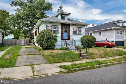38 S Boulevard Ave, Maple Shade, NJ 08052