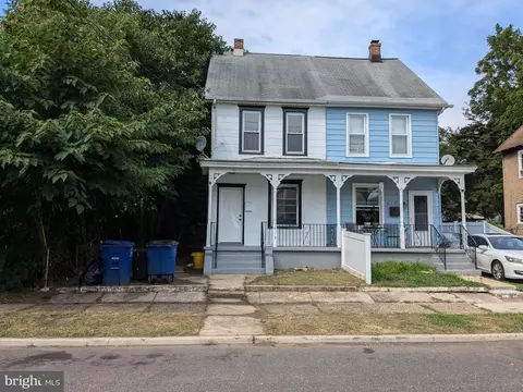 619 W 3rd St, Florence, NJ 08518