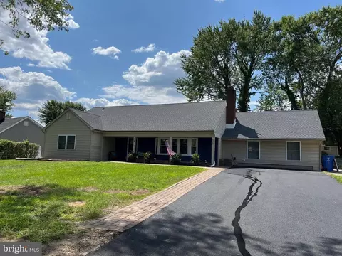 38 Woodhaven Ln, Willingboro, NJ 08046