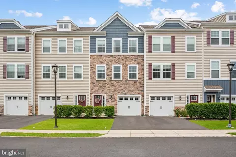 24 Rome Way, Mount Laurel, NJ 08054