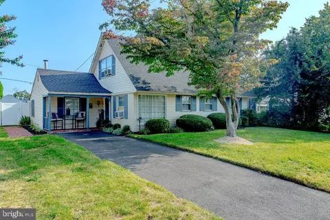 37 Palfrey Ln, Willingboro, NJ 08046