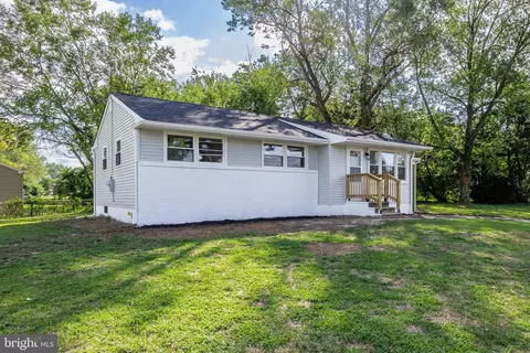 4 Langdon Rd, Burlington, NJ 08016