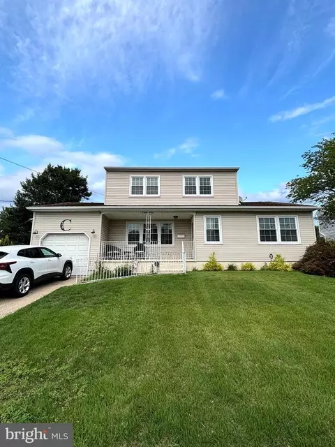 24 Peachtree Ln, Burlington, NJ 08016