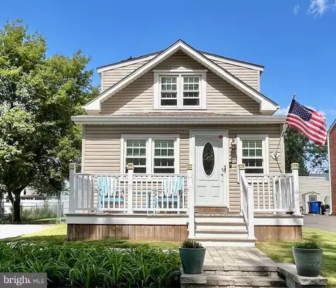 503 Wilbur Henry Dr, Florence, NJ 08518