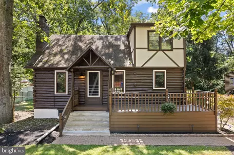 16 Evergreen Rd, Mount Laurel, NJ 08054