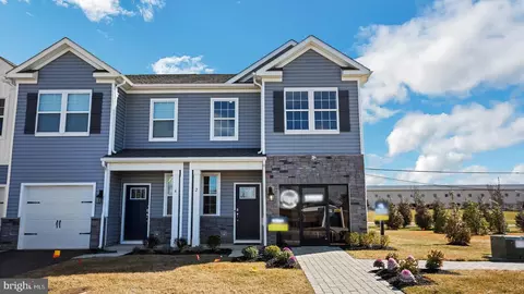 2 Reagan Ln, Westampton, NJ 08060