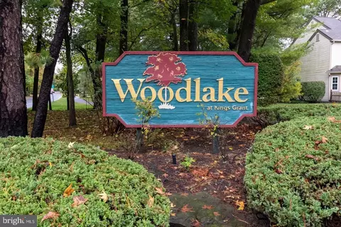 132 Woodlake Dr, Marlton, NJ 08053