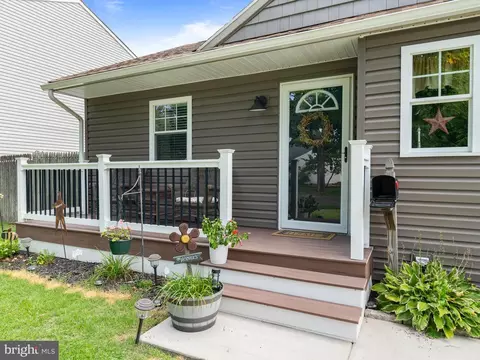 11 Gainor Ave, Maple Shade, NJ 08052
