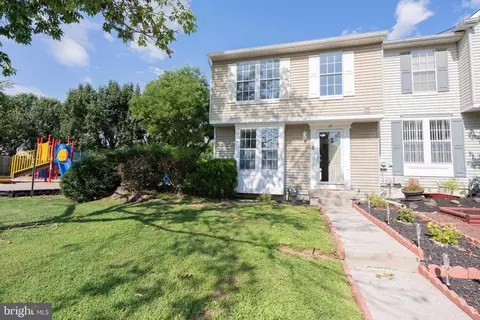 18 Regency Dr, Mount Holly, NJ 08060