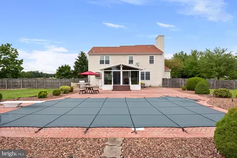 Exterior - 290 Warren Dr, Wrightstown, NJ 08562 photo 13 of 15