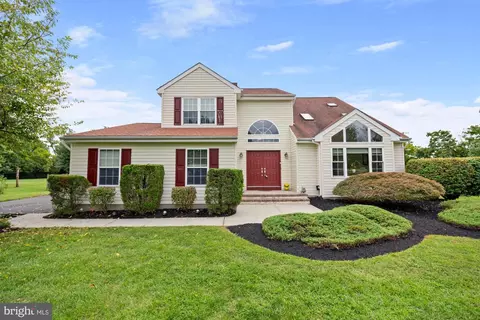 290 Warren Dr, Wrightstown, NJ 08562