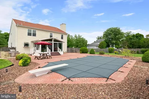 Exterior - 290 Warren Dr, Wrightstown, NJ 08562 photo 12 of 15