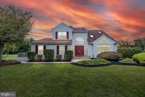 Exterior - 290 Warren Dr, Wrightstown, NJ 08562 photo 4 of 15