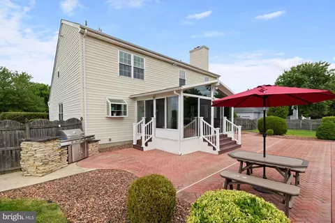 Exterior - 290 Warren Dr, Wrightstown, NJ 08562 photo 11 of 15