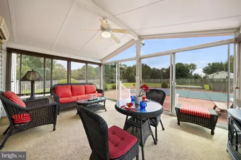 Exterior - 290 Warren Dr, Wrightstown, NJ 08562 photo 5 of 15