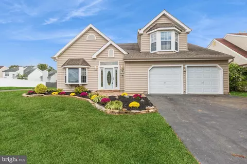 19 Bailly Dr, Burlington, NJ 08016