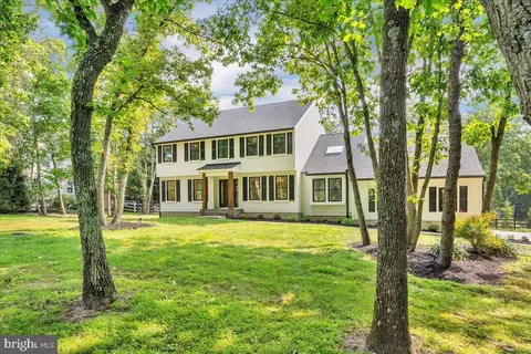 2 Ferguson Ct, Marlton, NJ 08053
