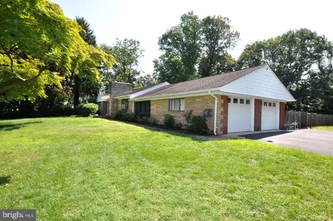 212 Union Mill Rd, Mount Laurel, NJ 08054