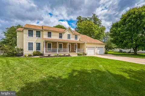 6 Matthew Ct, Bordentown, NJ 08505