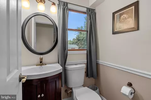 Bath - 7 Overbrook Ave, Maple Shade, NJ 08052 photo 2 of 6