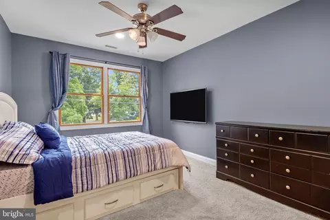 Bedroom - 7 Overbrook Ave, Maple Shade, NJ 08052 photo 3 of 5