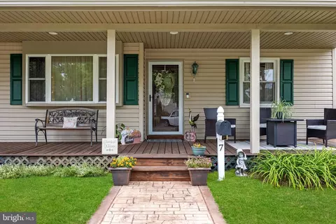 Exterior - 7 Overbrook Ave, Maple Shade, NJ 08052 photo 3 of 8