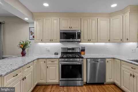 Kitchen - 7 Overbrook Ave, Maple Shade, NJ 08052 photo 2 of 3