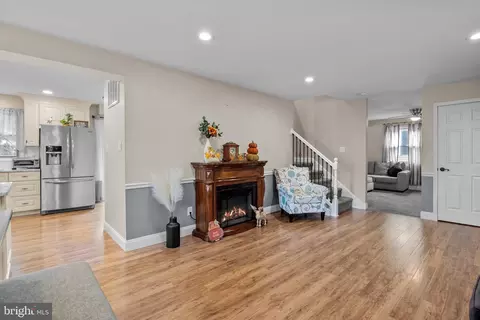 Entry Way - 7 Overbrook Ave, Maple Shade, NJ 08052 photo 3 of 6
