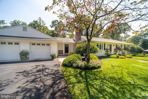 106 Wisconsin Dr, Browns Mills, NJ 08015