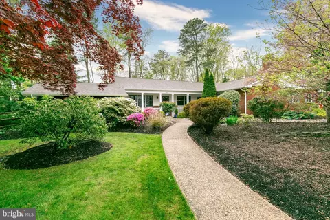 301 Fern Dr, Marlton, NJ 08053
