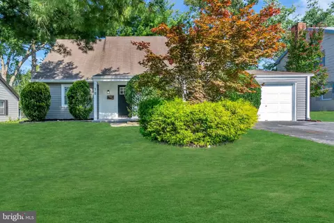 18 Eddington Ln, Willingboro, NJ 08046