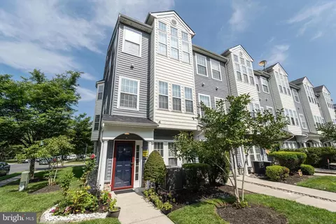 4 Swan Ct, Delanco, NJ 08075