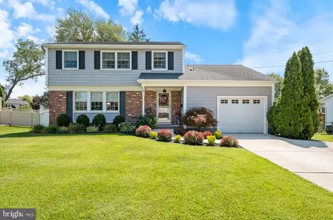 13 Champlain Rd, Marlton, NJ 08053