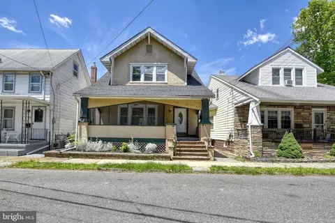 13 Budd St, Mount Holly, NJ 08060