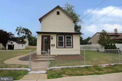 555 Sixth St, Roebling, NJ 08554