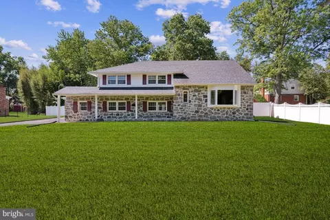 2411 Chestnut Ln, Cinnaminson, NJ 08077