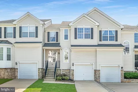 341 Huntington Dr, Delran, NJ 08075